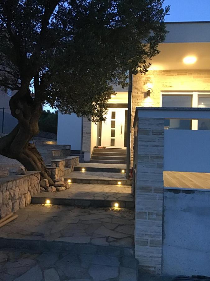 Moderner Bungalow mit Meerblick Lun  Eksteriør billede