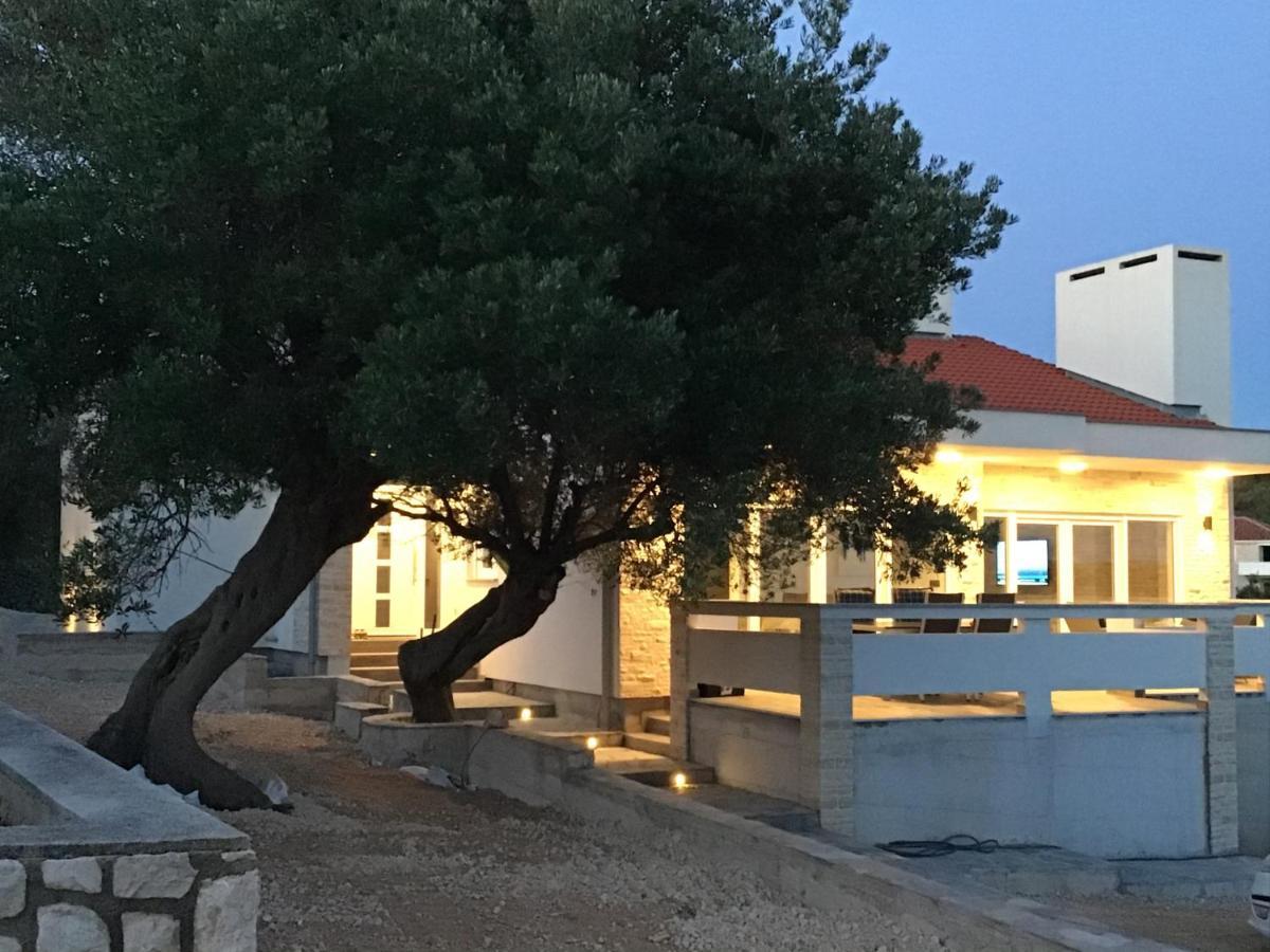 Moderner Bungalow mit Meerblick Lun  Eksteriør billede