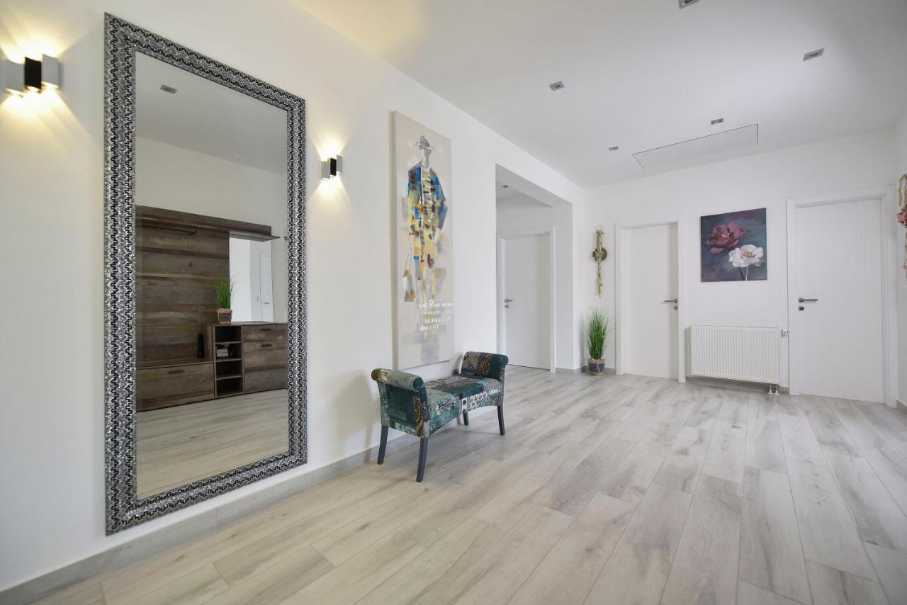 Moderner Bungalow mit Meerblick Lun  Eksteriør billede