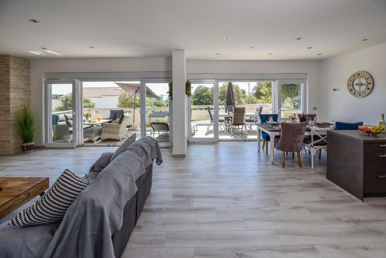 Moderner Bungalow mit Meerblick Lun  Eksteriør billede