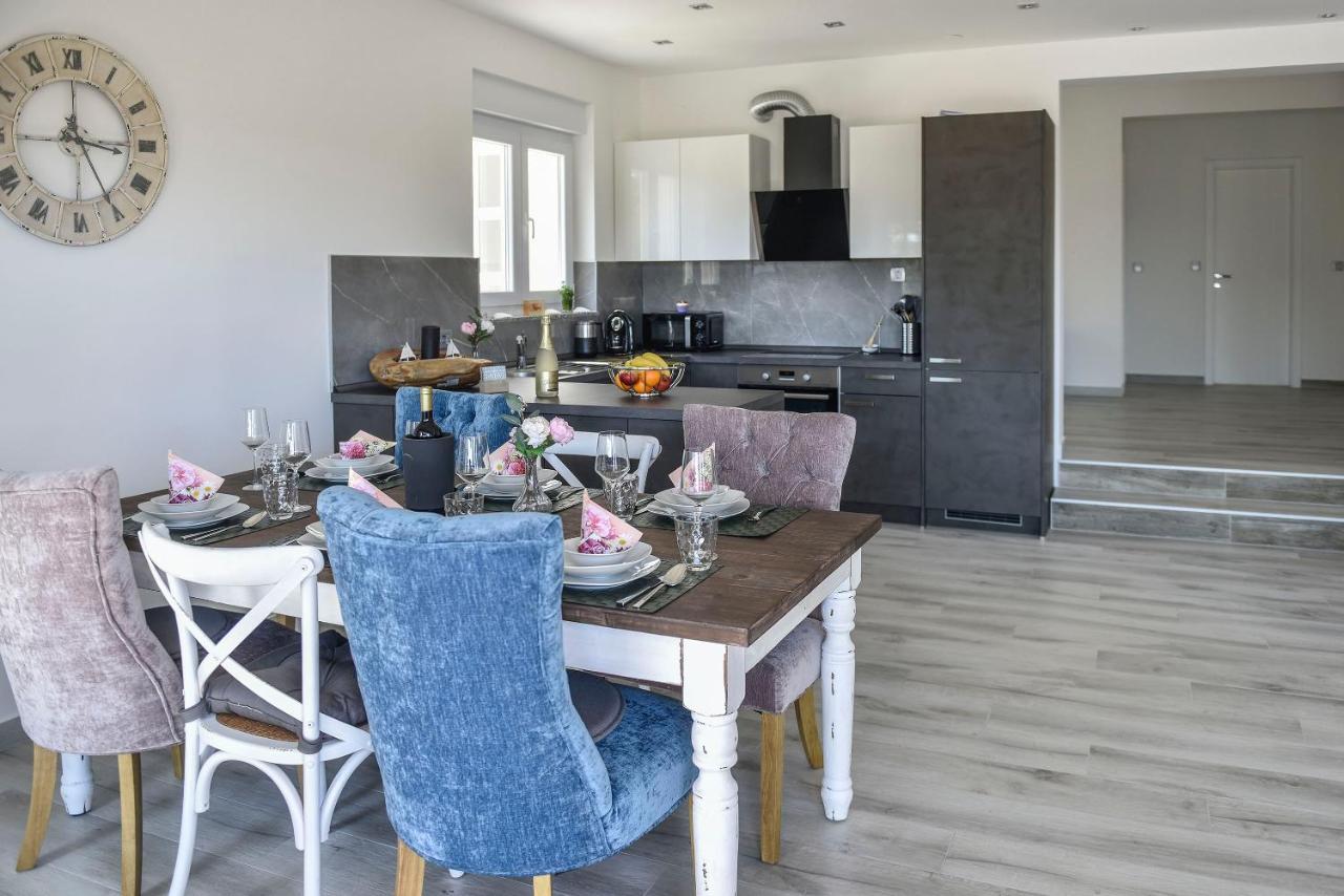 Moderner Bungalow mit Meerblick Lun  Eksteriør billede